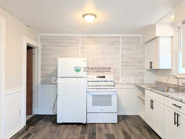 Photo - 1412 16th St NW