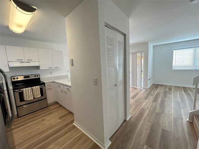 Photo - 6255 SW Kendale Lakes Cir Unit 225