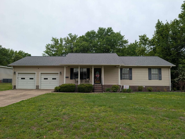 Photo - "Charming 3-Bedroom Retreat with 2 Full Baths in Tranquil Martin, TN"