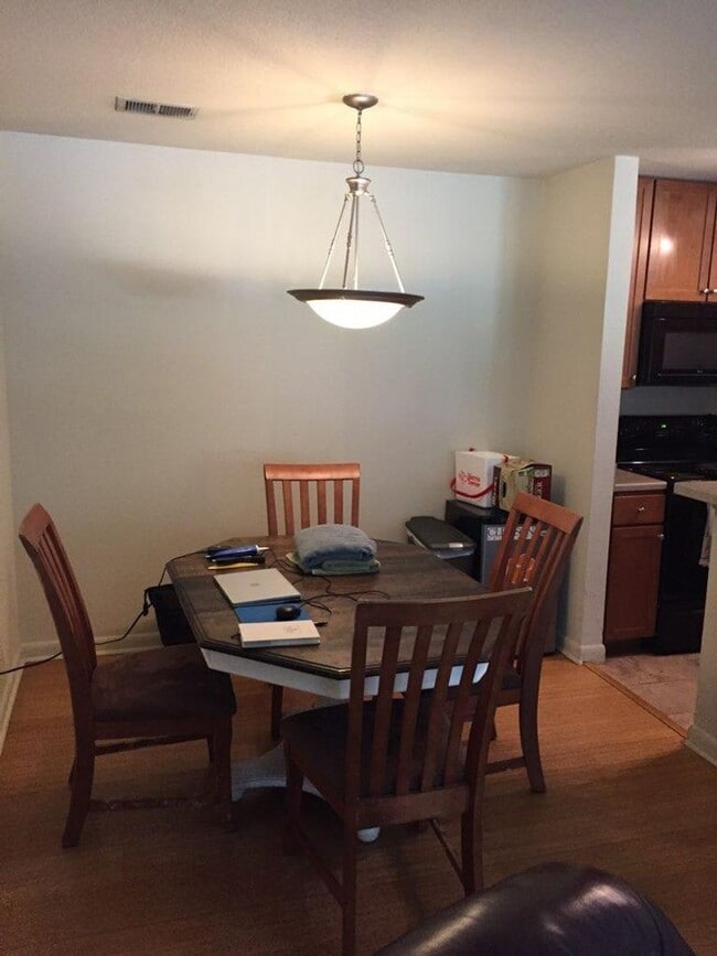 Photo - 277 Alexandra Dr Unit 7