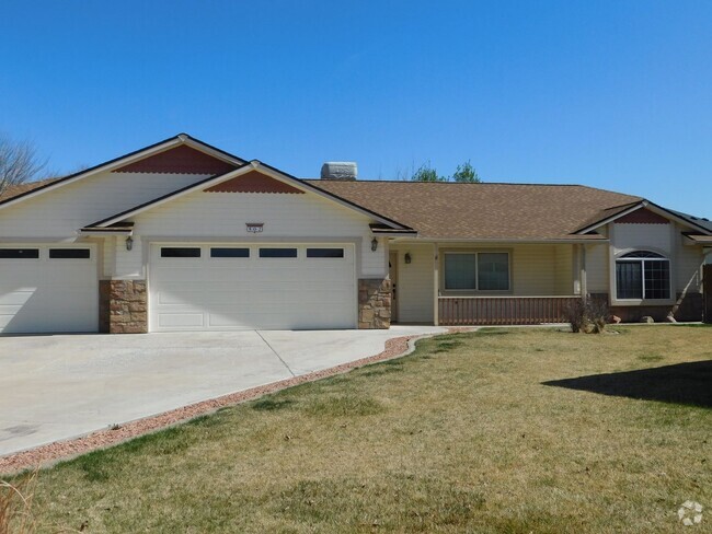 Building Photo - Spacious Home in Fruita w/Office