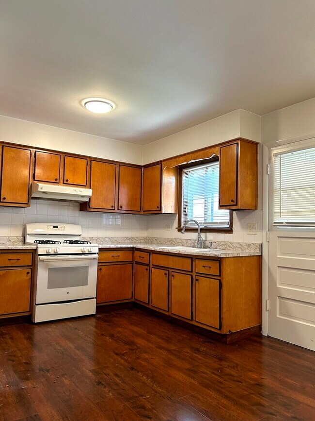 Photo - 9942 W Cermak Rd Unit B