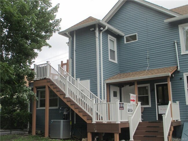 Photo - 169 S Main St Unit Top Floor