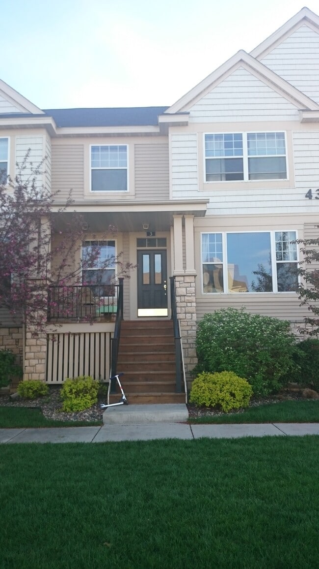 Photo - 4323 Victor Path