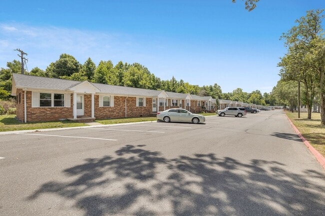 Photo - SH101-College Road Apartments (RCA)