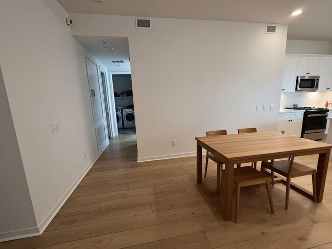 Photo - Beautiful 3-Bedroom Home with Solar Panels in Valencia!