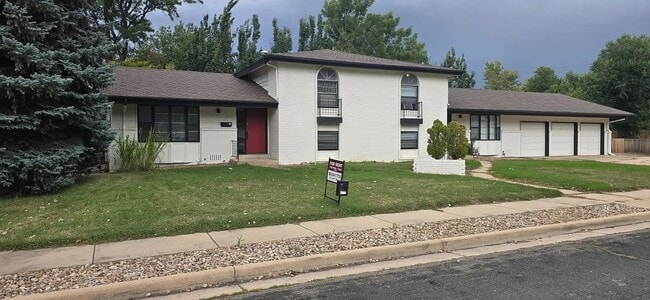 Building Photo - Spacious 2BR/2BA with Fenced Yard in Boulder Rental