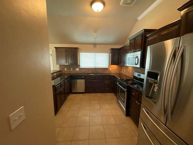 Photo - 4 bed, 2 bath, 2 car garage, 12-14 person ...
