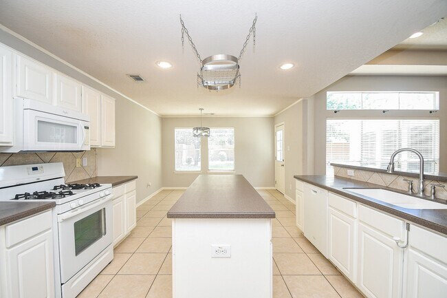 Photo - 707 New Pines Dr