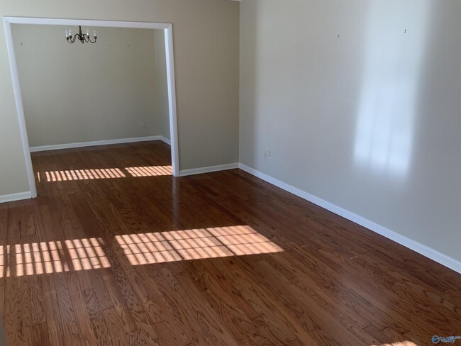 Photo - 2511 Galahad Dr SE