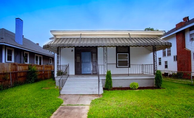 Building Photo - 2715 S State St Rental