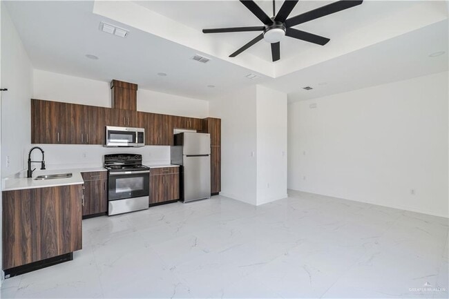 Building Photo - 5322 Vision St Rental