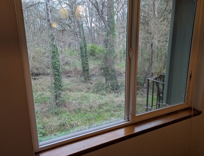 Building Photo - 1106 Waller St SE