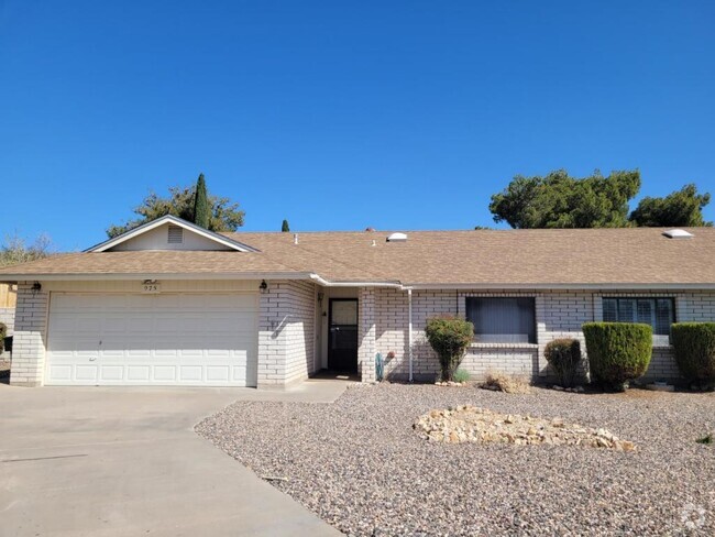 Building Photo - 975 Shadow Crest Way Rental