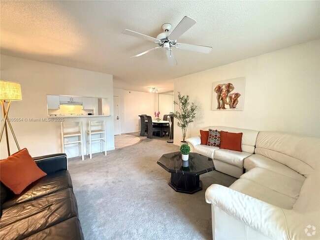 Building Photo - 19701 E Country Club Dr Unit 5405 Rental