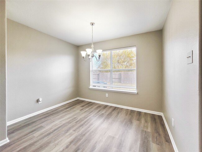 Photo - 7203 Shining Mist Ln