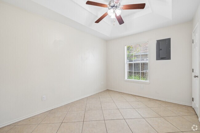2BR, 2BA - 900SF - Bedroom