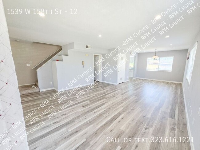 Photo - 1539 W 158th St