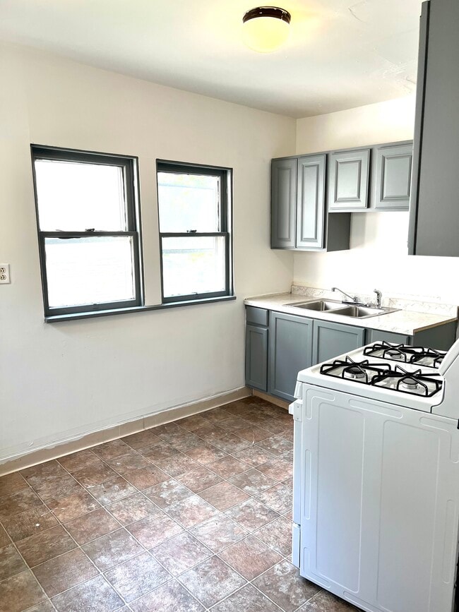 Photo - 730 S Main St Unit 2