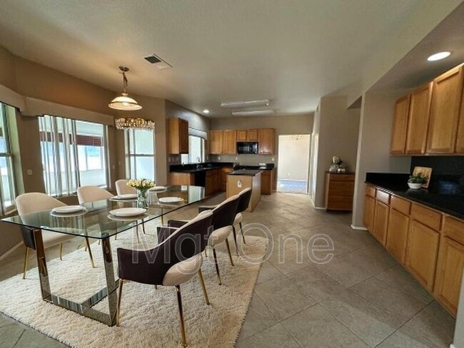 2961 S Buena Vista Ave