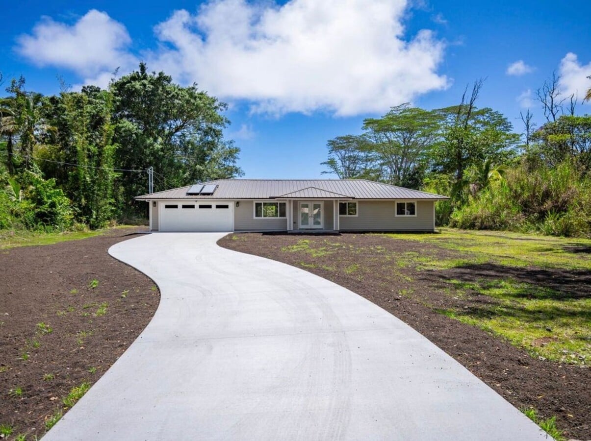 For Rent | 3 Bedroom, 2 Bath with Enclosed Garage House in Hawaiian Paradise Park - For Rent | 3 Bedroom, 2 Bath with Enclosed Garage House in Hawaiian Paradise Park