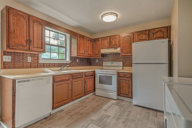 Photo - Newly Renovated 2 Bedroom 1.5 Bath Condo l...