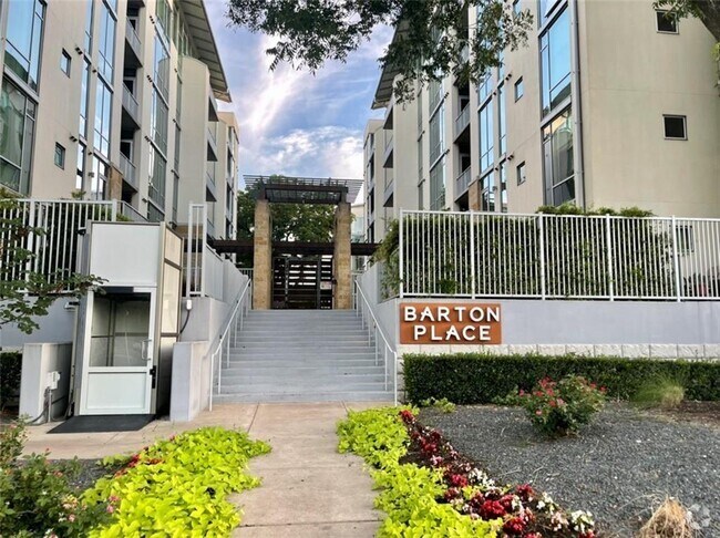 Building Photo - 1600 Barton Springs Rd Unit 1102 Rental