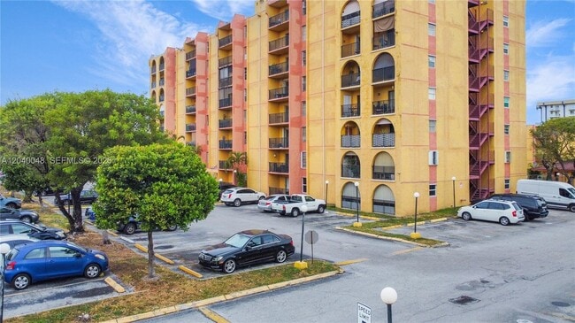 Photo - 4717 NW 7th St Unidad 604-10