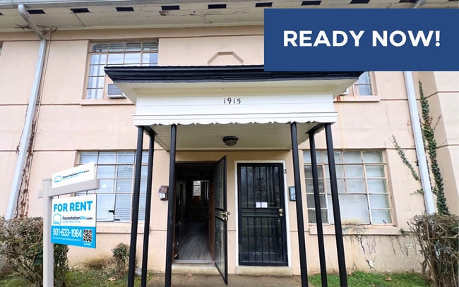 Building Photo - 1915 S Pkwy E