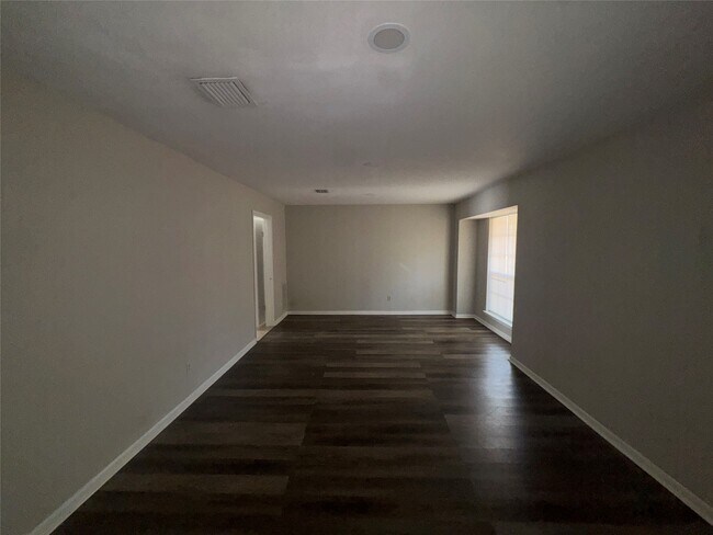 Photo - 403 Mistywood Dr