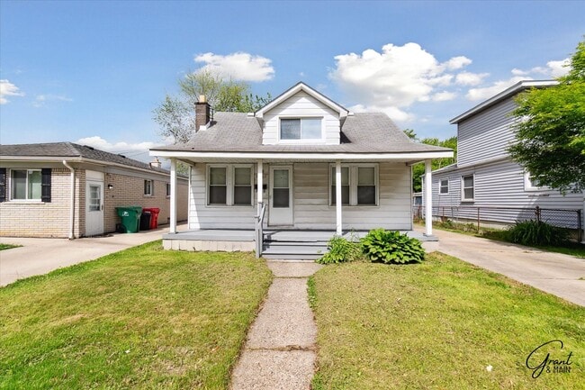 3 bedroom bungalow $1300 - 3 bedroom bungalow $1300 House