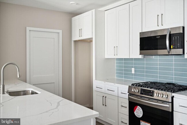 Photo - 1648 Ridge Ave Unit 401