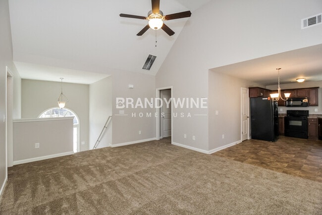 Photo - 212 Depot Ln