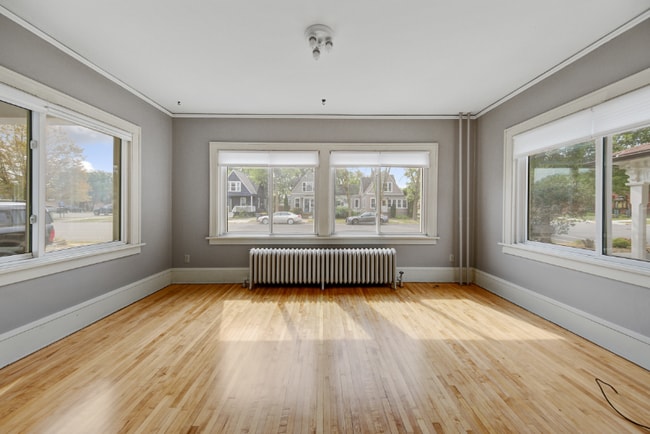 Photo - 24 6th St NW