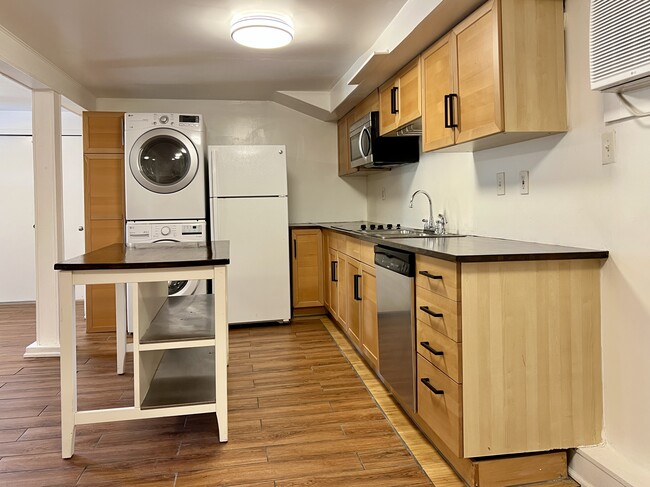 Photo - 3302 Robinson Ave Unit B