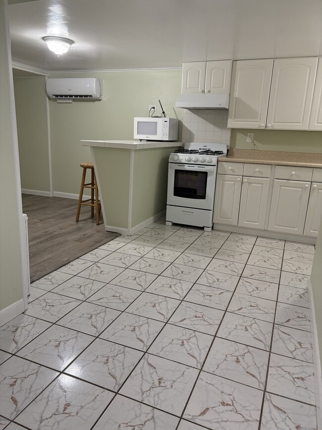 Photo - 440 Lockwood Dr