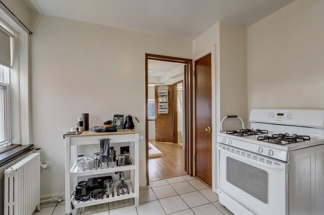 Photo - Becher Apartments