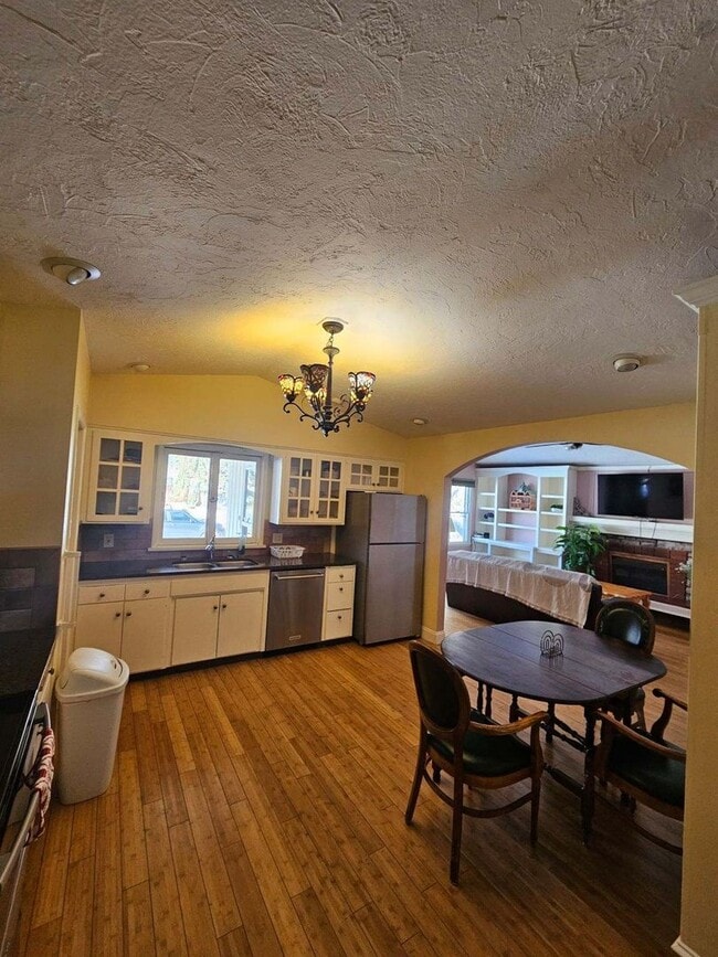 Building Photo - 2016 10th Ave N Unit (A)