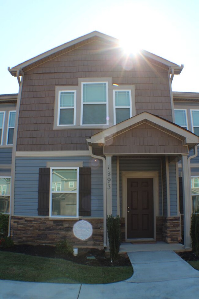 2/2.5 Townhome less than 4 miles from base... - 2/2.5 Townhome less than 4 miles from base...