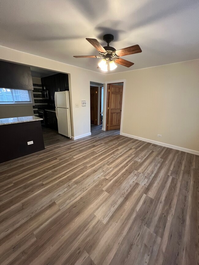Building Photo - 7210 Park Ave Unit 1