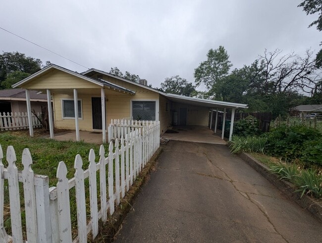 Photo - 2 bedroom one bath House in Shasta Lake