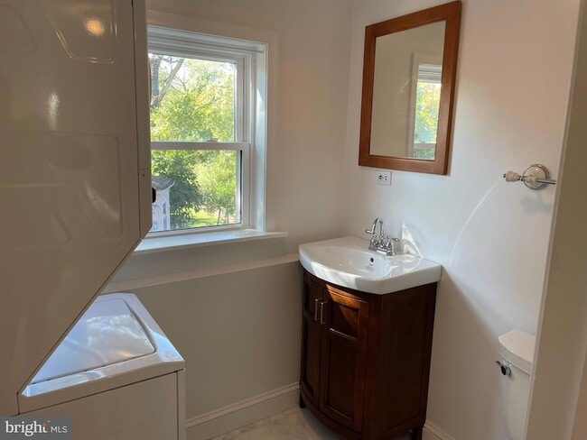 Photo - 610 Ritchie Ave