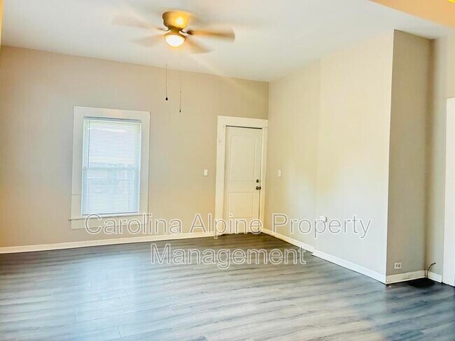 Photo - 330 D St
