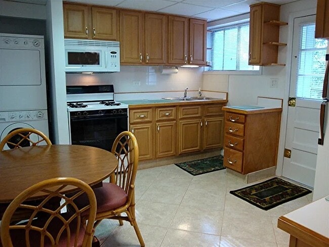 Photo - 3820 Orchard Rd SE -APT