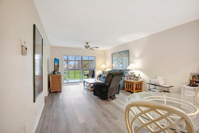Photo - 2650 W Golf Blvd Unidad 255