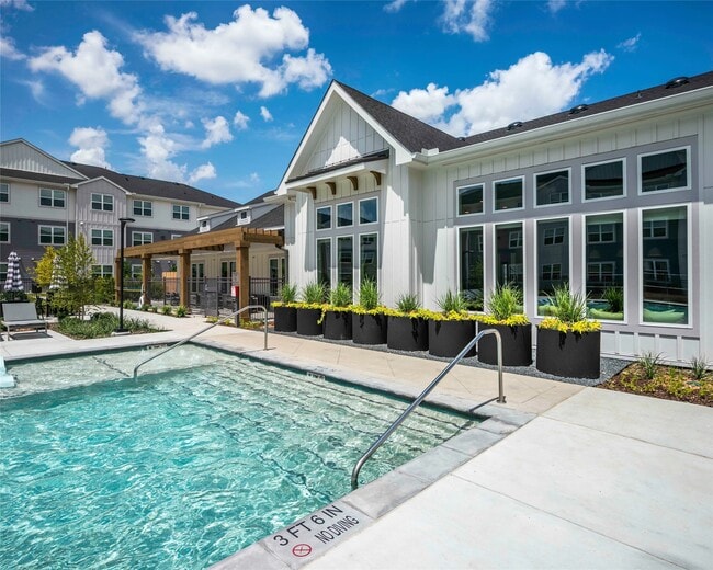 Building Photo - 13958 Cottingham Rd Unit 2210