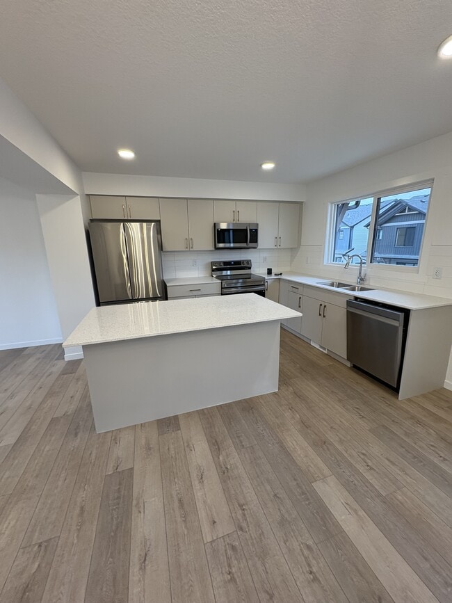 Photo - 1025 Secord Promenade