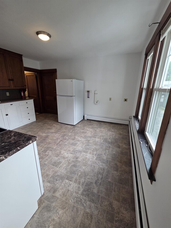 Photo - 267 W Main St