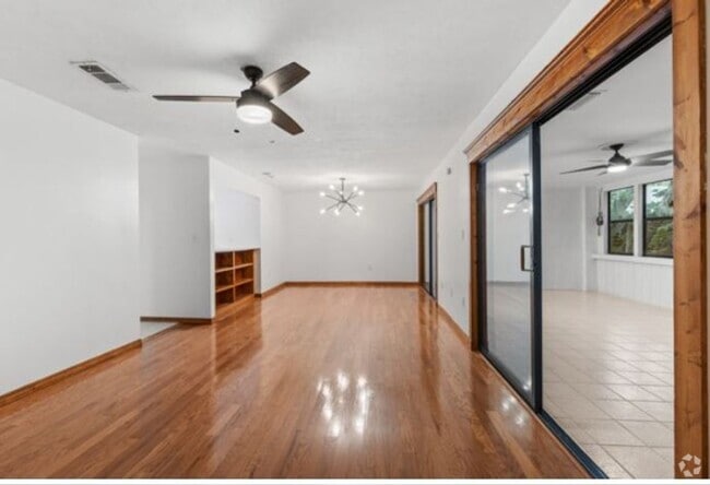 Building Photo - Stunning 2/1 with Water Views at Bivens La... Rental