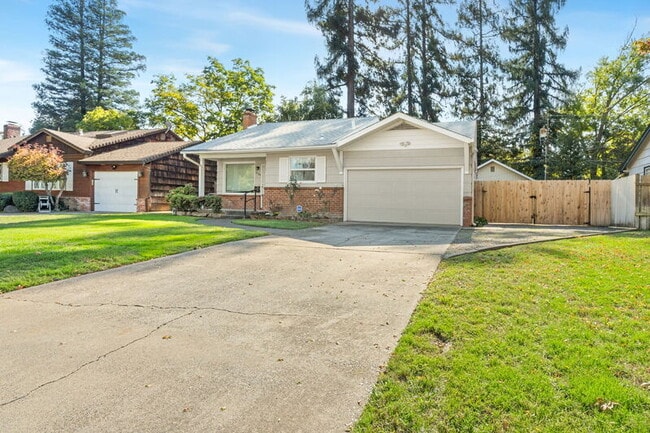 Photo - 2124 Maryal Dr